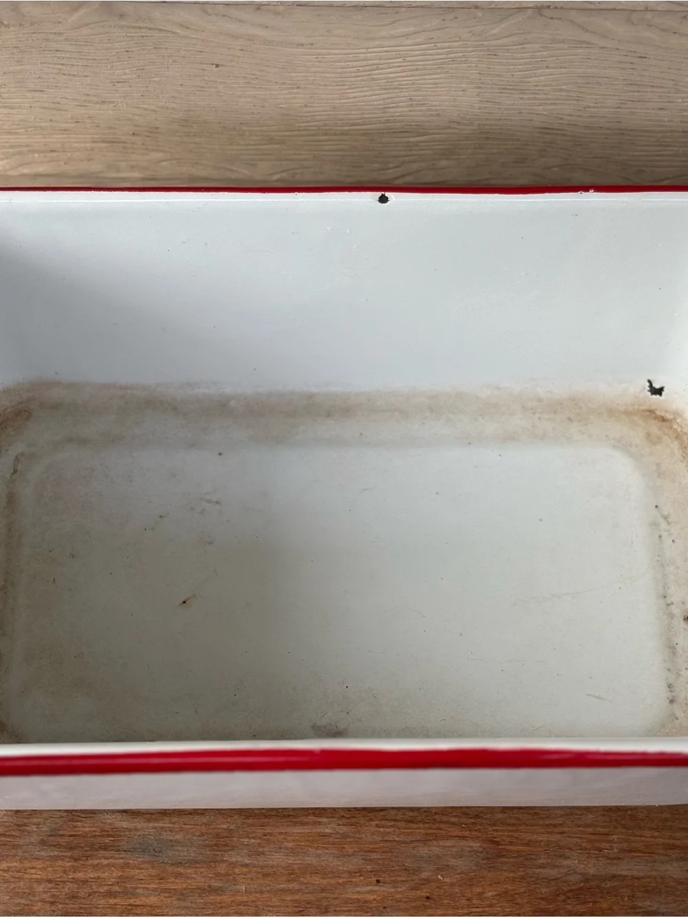 White and Red Enamel Baking Dish - Classic Home Kitchen Roaster